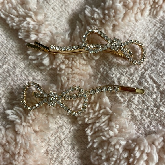 Rhinestone Bows Hair Pins - Picture 4 of 4